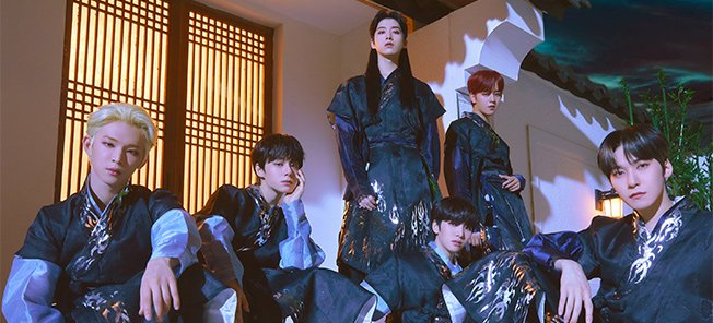 the poster of 6TH MINI ALBUM 'BLOOD MOON' CALL TOMOON FAN SIGN